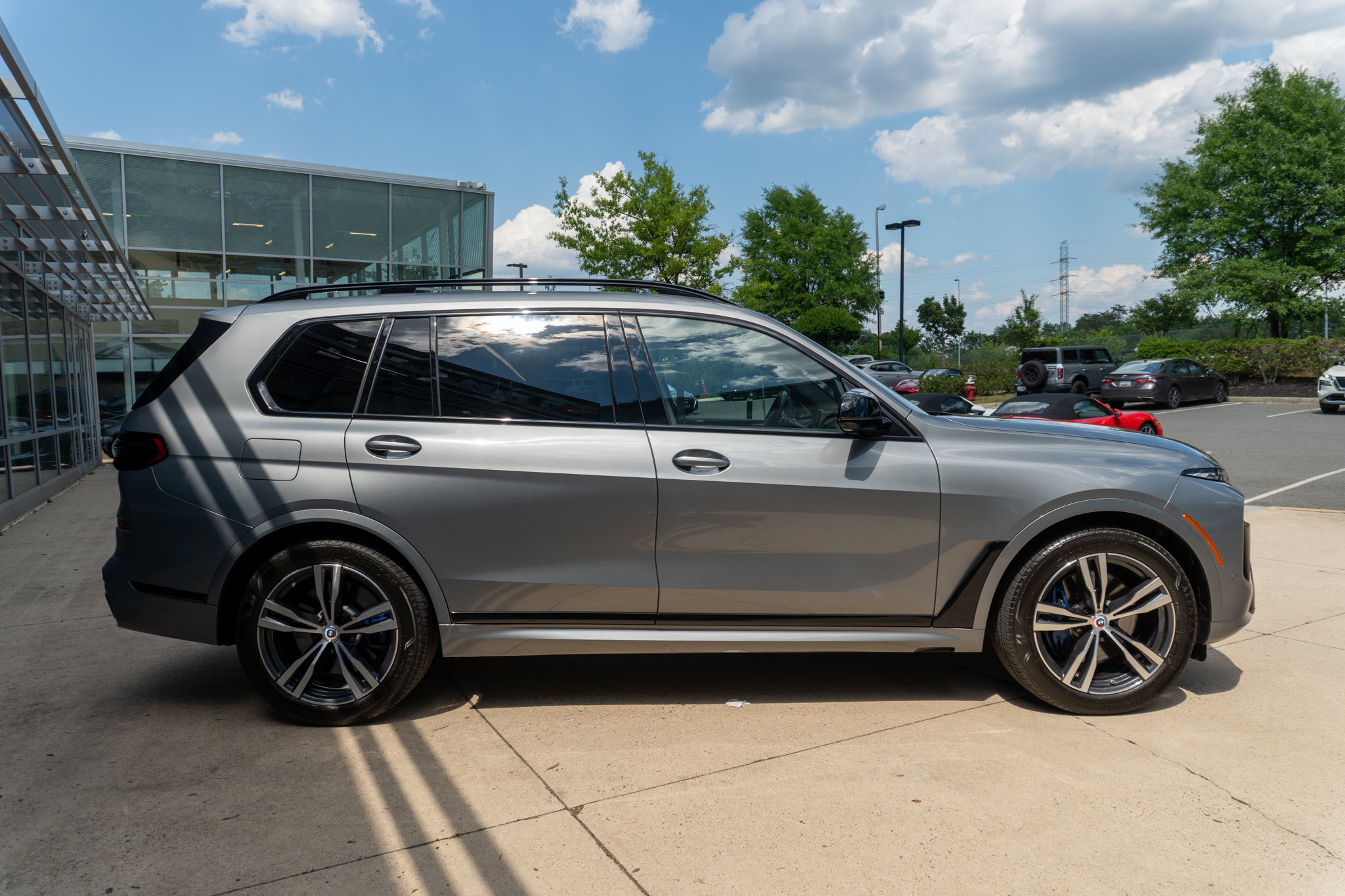 Used 2023 BMW X7 M60i w/ Executive Package AWD/4WD image 6