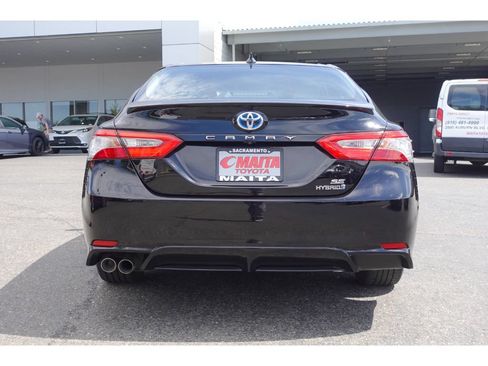 Used 2018 Toyota Camry SE w/ Audio Package FWD image 4