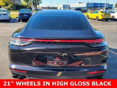 Used 2022 Porsche Panamera GTS image 5