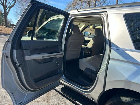 Used 2021 Ford Expedition Max XLT image 14