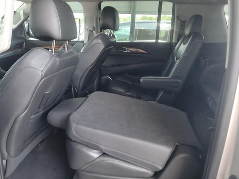 Used 2020 Cadillac Escalade ESV Premium Luxury RWD image 5