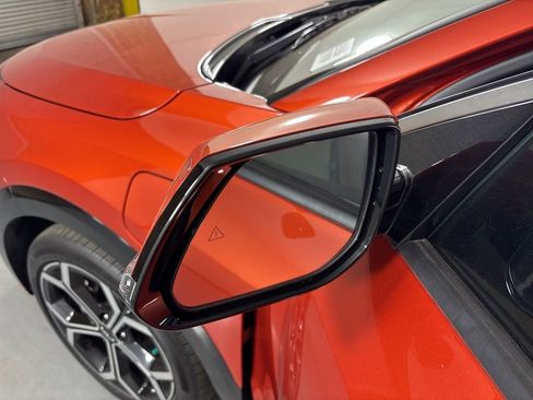 Used 2023 Kia Niro SX Touring image 20