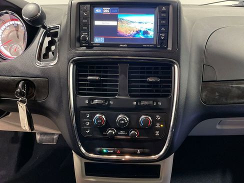 Used 2017 Dodge Grand Caravan SE w/ Power Window Group image 29