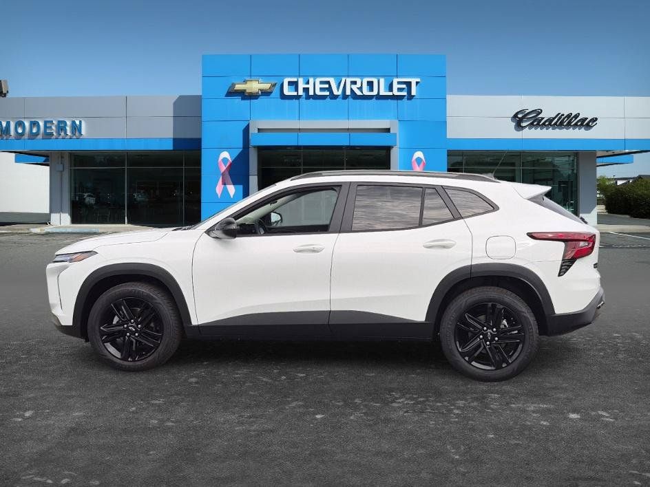 Certified 2026 Chevrolet Trax ACTIV FWD image 2