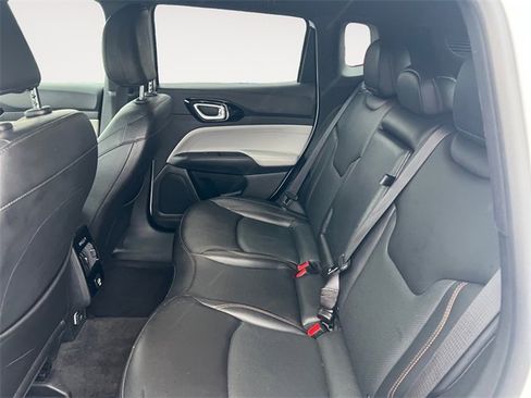 Used 2023 Jeep Compass Limited image 13