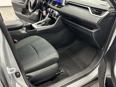 Used 2025 Toyota RAV4 LE image 29