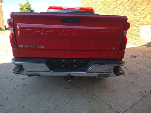 Used 2023 Chevrolet Silverado 1500 LT w/ Z71 Off-Road Package AWD/4WD image 6