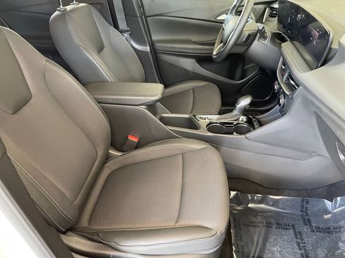 Used 2025 Buick Encore GX Preferred image 34