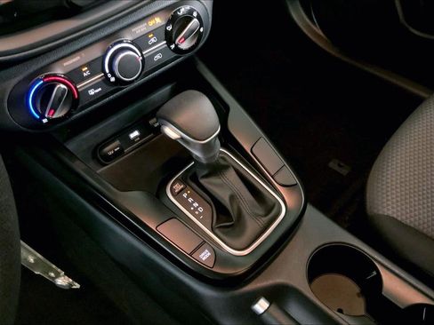 Certified 2025 Kia Soul LX w/ LX Technology Package FWD image 17