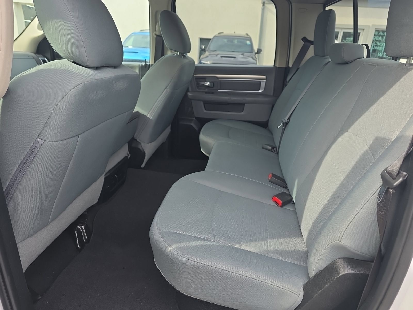 Used 2018 RAM 1500 Classic SLT AWD/4WD image 11