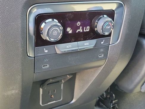 New 2026 Chevrolet Suburban High Country AWD/4WD image 15