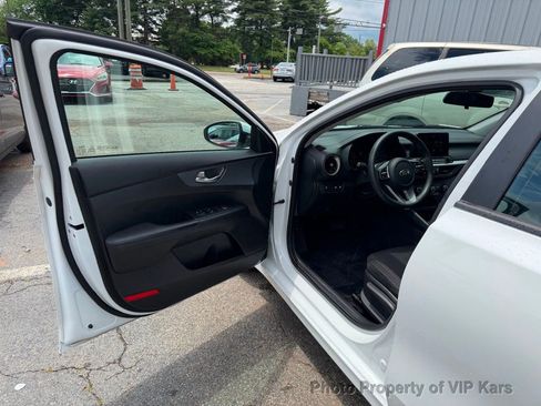 Used 2021 Kia Forte LXS FWD image 9