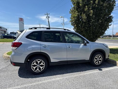 Used 2024 Subaru Forester Premium AWD/4WD image 4