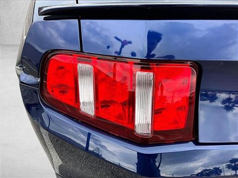 Used 2011 Ford Mustang Convertible w/ 101A Rapid Spec Order Code RWD image 29