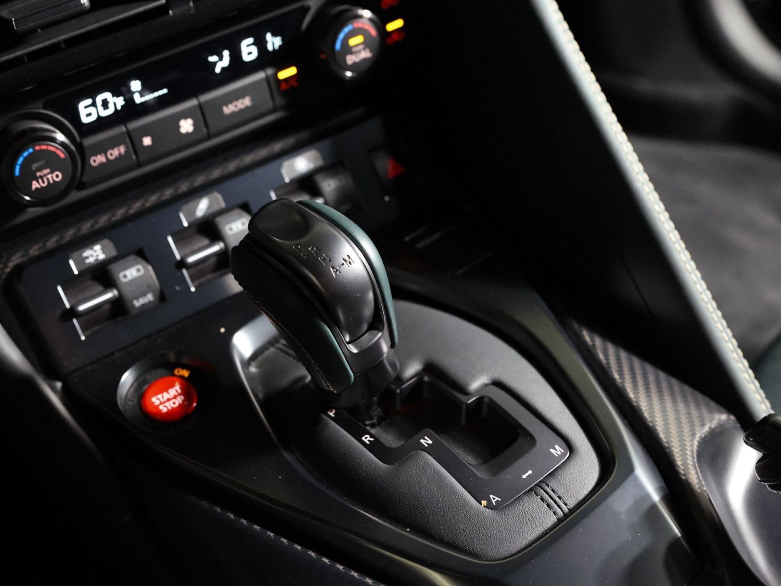 Used 2021 Nissan GT-R Premium AWD/4WD image 37