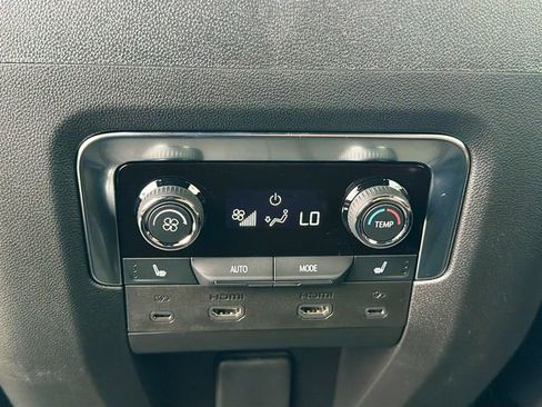 Used 2026 Chevrolet Suburban High Country AWD/4WD image 21