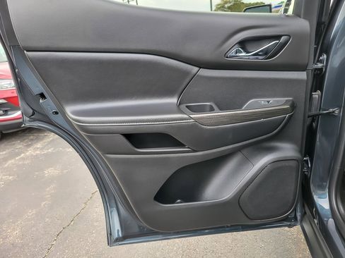 Certified 2019 GMC Acadia SLT w/ Black Edition image 18