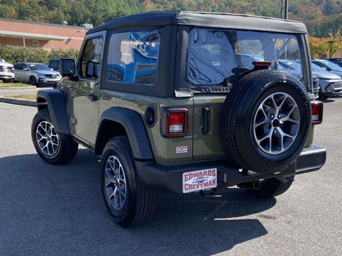 Used 2025 Jeep Wrangler Sport image 23