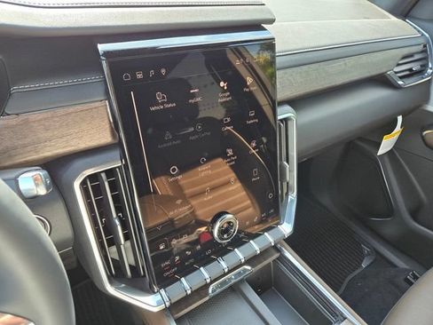 New 2026 GMC Acadia Denali Ultimate AWD/4WD image 13
