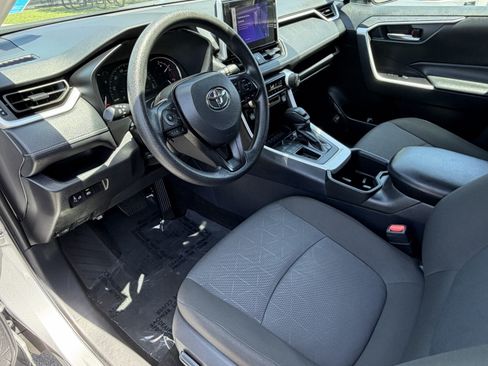 Certified 2025 Toyota RAV4 XLE FWD image 25