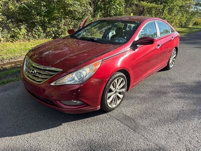 Used 2011 Hyundai Sonata SE FWD image 1