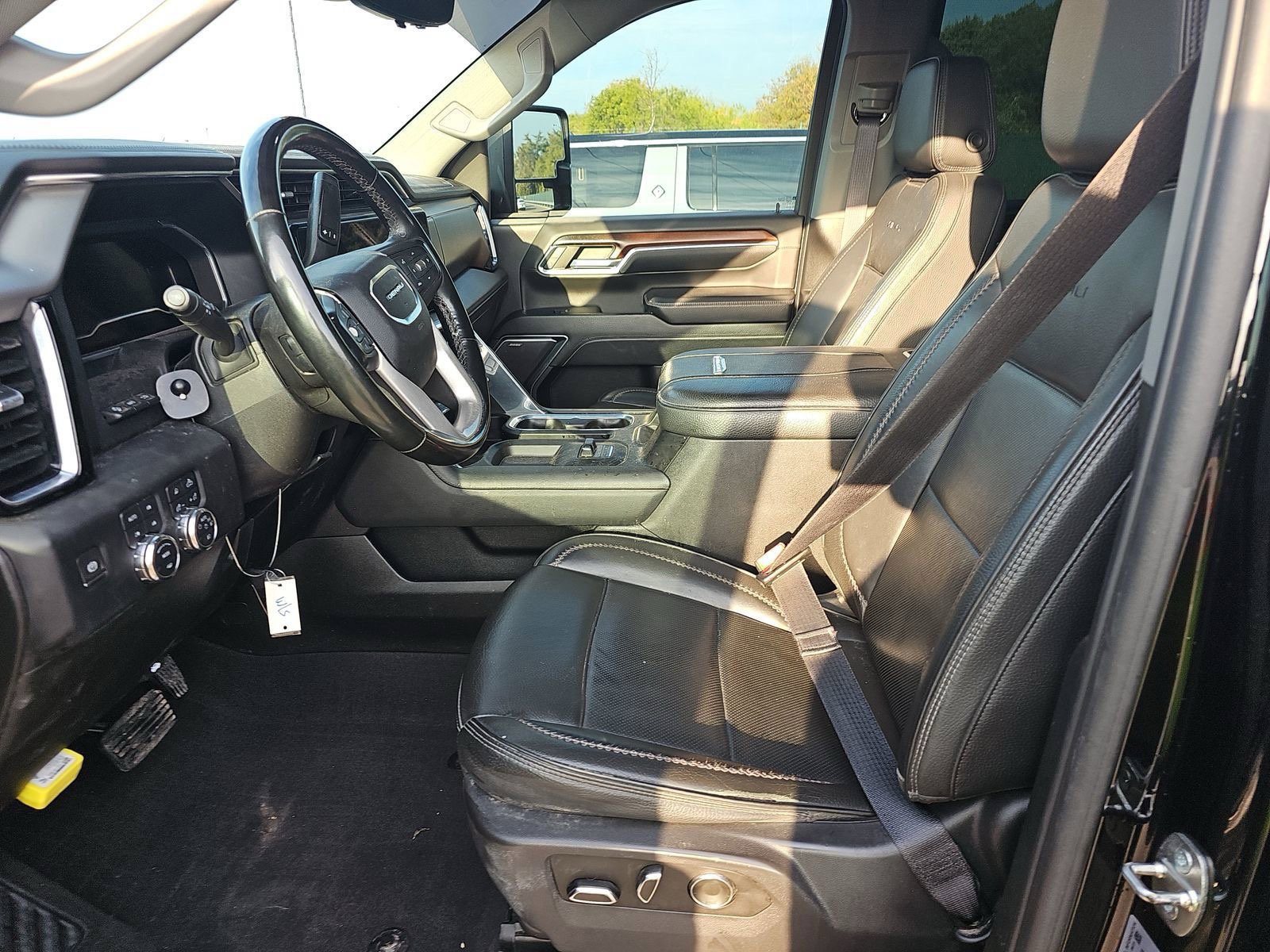 Used 2024 GMC Sierra 2500 Denali w/ Denali Reserve Package AWD/4WD image 4