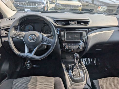 Used 2020 Nissan Rogue Sport SV FWD image 16