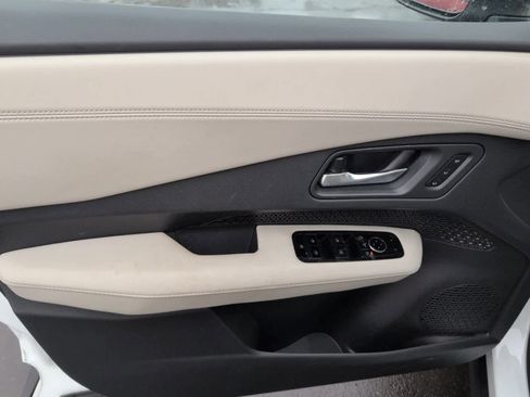 Used 2024 Nissan Ariya FWD image 12