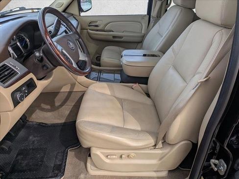 Used 2009 Cadillac Escalade AWD image 16