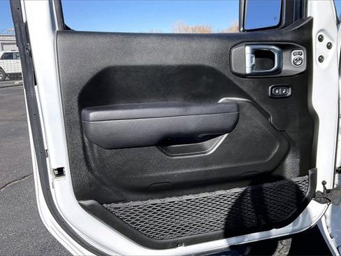 Used 2024 Jeep Gladiator Rubicon w/ Convenience Group image 18