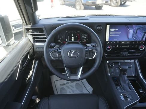 Used 2025 Lexus GX 550 w/ Cold Area Package image 22