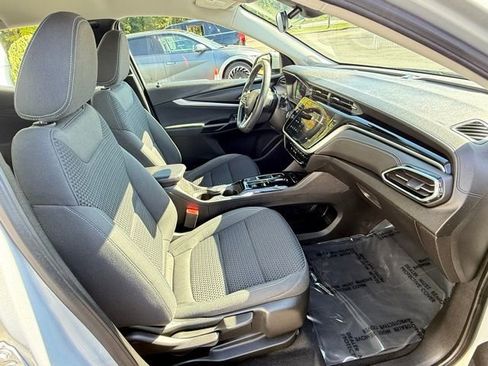 Used 2023 Chevrolet Bolt EUV LT image 17