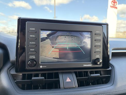 Used 2021 Toyota RAV4 XLE image 21