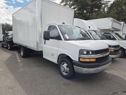 New 2024 Chevrolet Express 4500 w/ Power Convenience Package