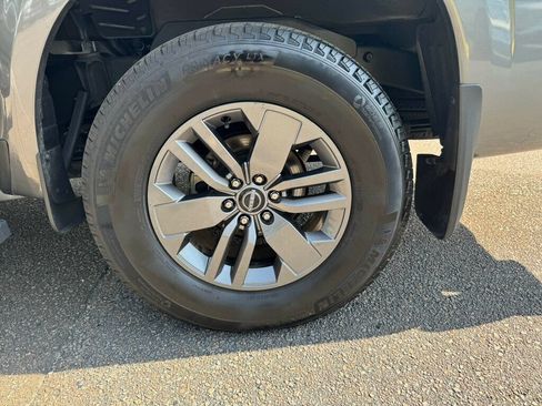 Used 2025 Nissan Frontier SV w/ Tow Package RWD image 8