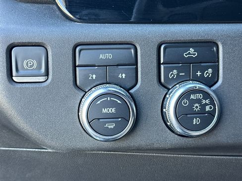 Used 2023 GMC Sierra 1500 Elevation image 39