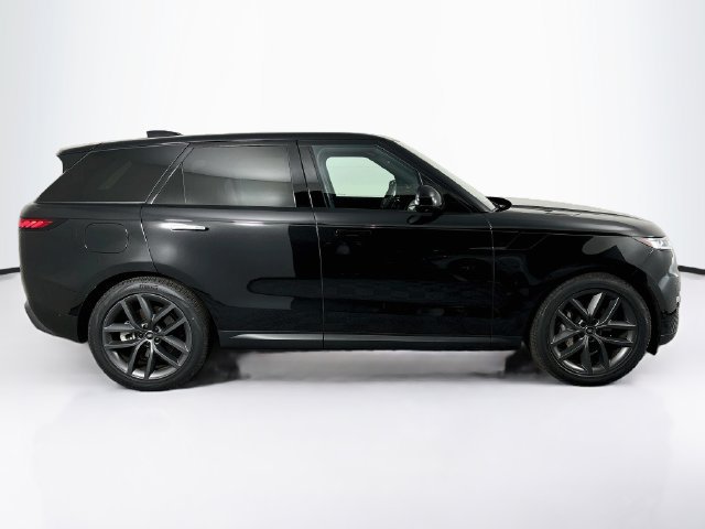 Used 2025 Land Rover Range Rover Sport SE AWD/4WD image 4