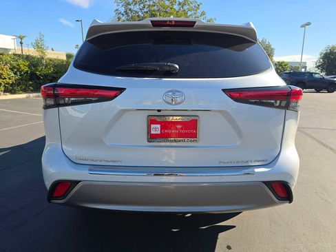 Certified 2022 Toyota Highlander Platinum image 15