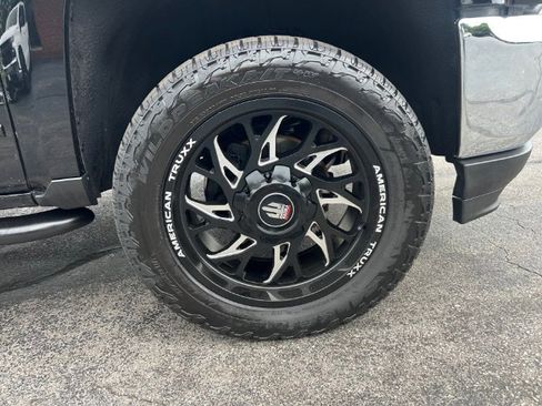 Used 2017 Chevrolet Silverado 1500 LT w/ All Star Edition AWD/4WD image 18