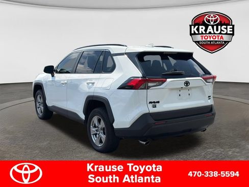 Used 2022 Toyota RAV4 XLE w/ Convenience Package AWD/4WD image 6
