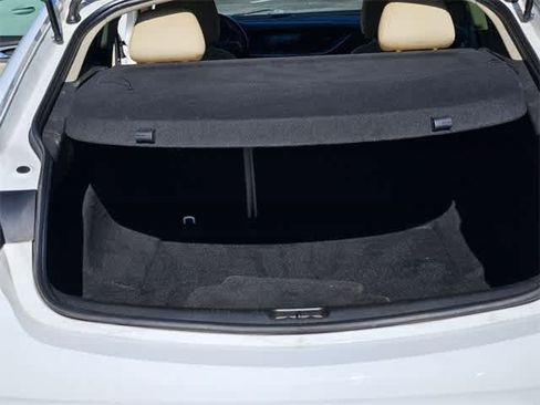 Used 2019 Buick Regal Preferred w/ Sights and Sounds Package image 34