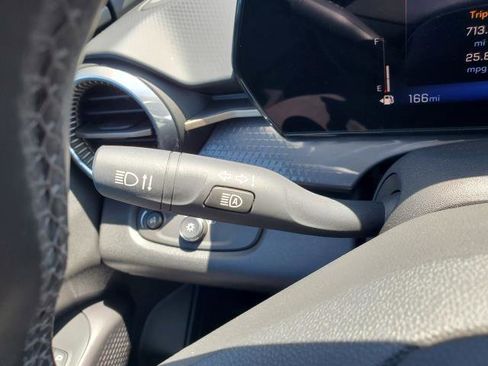 Used 2025 Chevrolet Trax ACTIV w/ Sunroof Package image 15