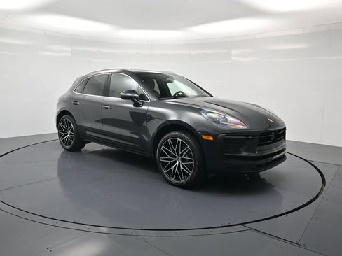 Used 2026 Porsche Macan AWD/4WD image 32