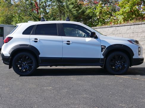 Used 2025 Mitsubishi Outlander Sport AWD image 8