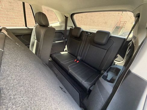 Used 2023 Volkswagen Tiguan SE FWD image 16