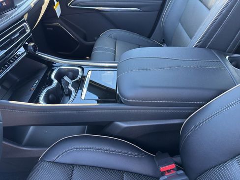 New 2026 Chevrolet Traverse High Country image 13