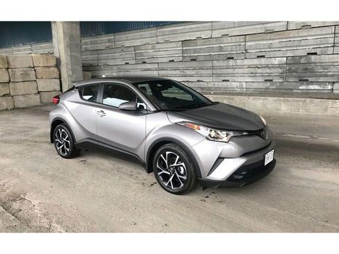 Used 2018 Toyota C-HR XLE image 1