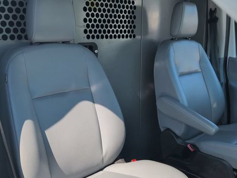 Used 2018 Ford Transit 250 148 Medium Roof RWD image 18