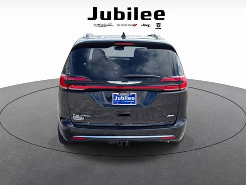 New 2026 Chrysler Pacifica Pinnacle w/ Trailer Tow Group image 3