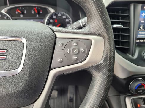 Used 2022 GMC Acadia SLE w/ Driver Convenience Package FWD image 26